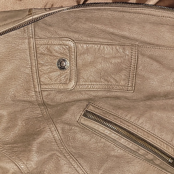 Vintage. Buttery Leather Bomber jacket. Adventure Bound By Wilson's leather. LT - Picture 8 of 16